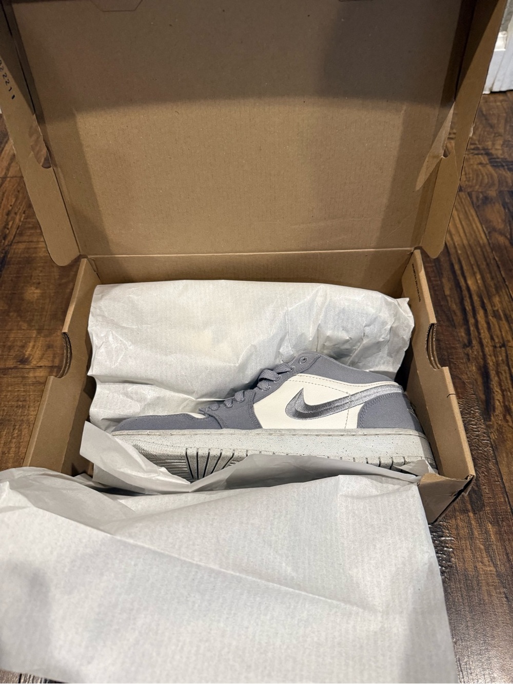 Air Jordan 1 Low SE - Picture 7 of 8